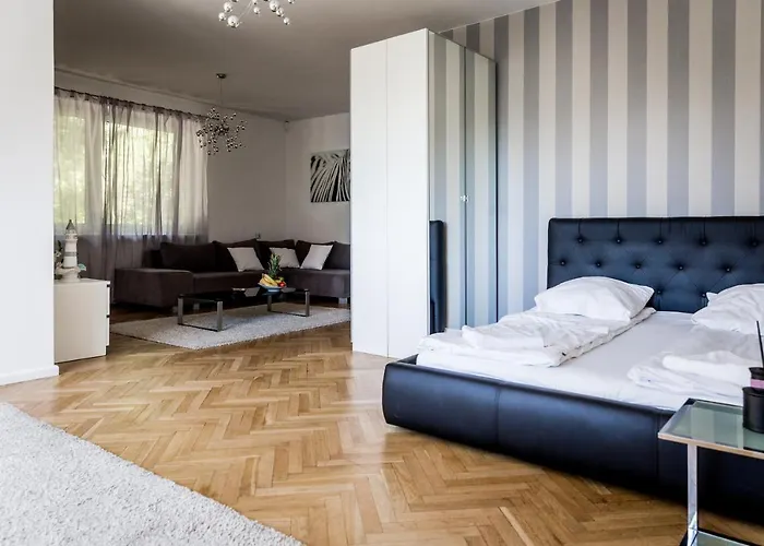 Holiday Rooms